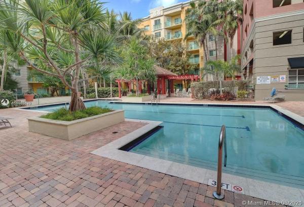 Valencia, 6001 SW 70th St #304, South Miami, Florida 33143, image 2