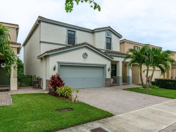 Champion Lakes, 733 NE 193rd Ter, Ives Estates, Florida 33179, image 2