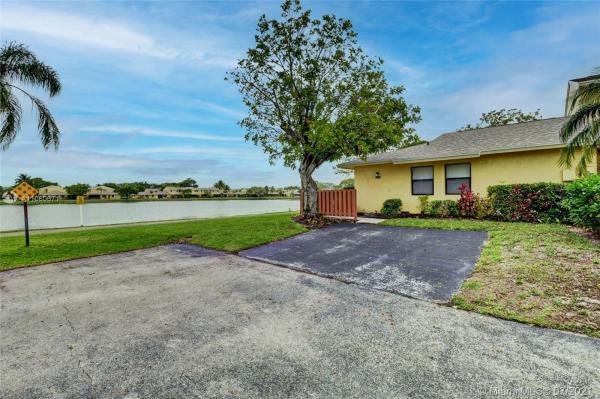 Country Lake, 16271 Avocado Way, Delray Beach, Florida 33484, image 2