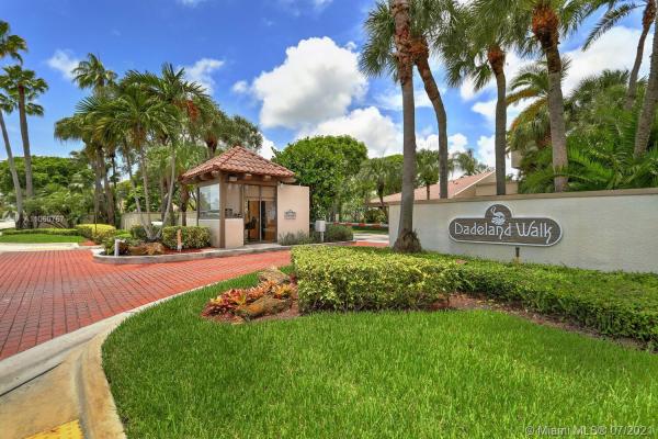 Dadeland Walk, 8128 SW 86th Ter #8128, Kendall, Florida 33143, image 2