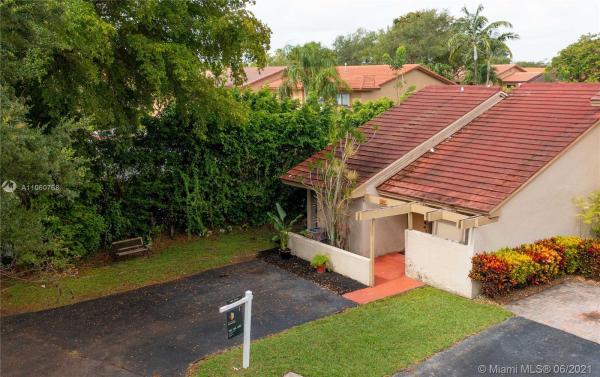 Lenox Woods, 11537 SW 90th St, Kendall, Florida 33176, image 2