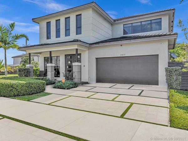 Serenity By Lennar, 13631 SW 159th Ave, Country Walk, Florida 33196, image 2