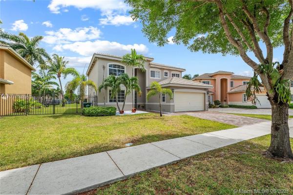 Pelican Bay At Old Cutler Lakes, 8973 SW 210th Ter, Cutler Bay, Florida 33189, image 2