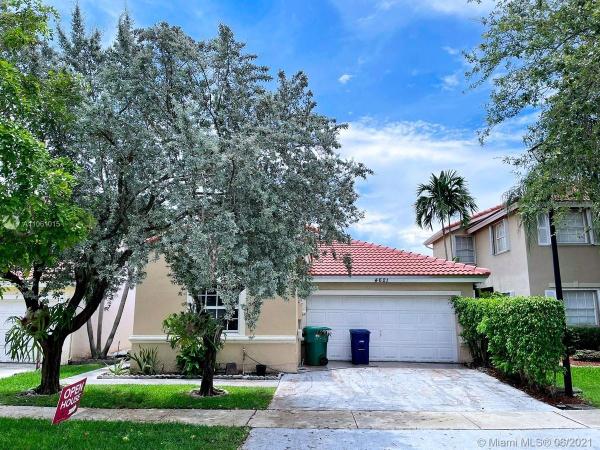 Gardens At Huntington, 4621 SW 152nd Ter, Miramar, Florida 33027, image 2