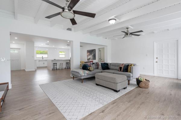401 NE 115th St, Unincorporated Dade County, Florida 33161, image 2