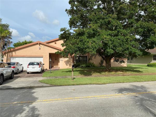 Sabal Chase, 10403 SW 114th Pl, Kendall, Florida 33176, image 2