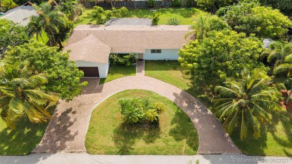 Pine Ridge Estates, 14550 SW 98th Ct, Kendall, Florida 33176, image 2