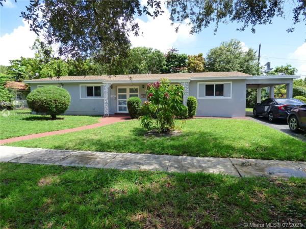 Pickwick Lake Estates, 830 NE 182nd St, North Miami Beach, Florida 33162, image 2