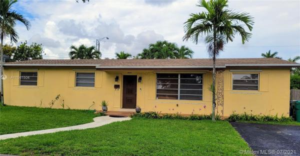 Pickwick Lake Estates, 18240 NE 7th Ct, North Miami Beach, Florida 33162, image 2