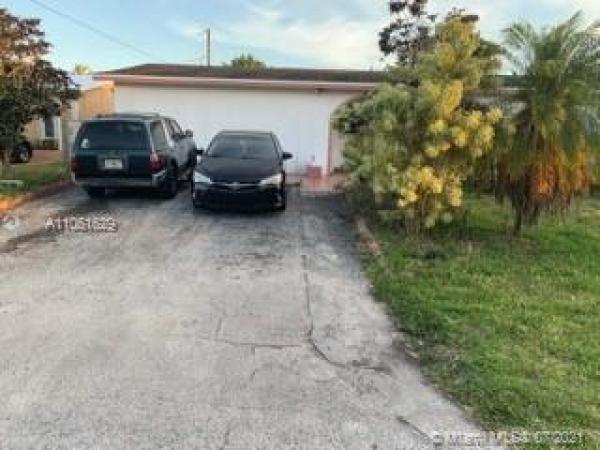 The Knolls, 8660 S Lexington Dr, Miramar, Florida 33025, image 2