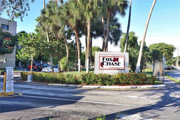 Fox Chase, 8625 NW 8th St #211, Fountainebleau, Florida 33126, image 2