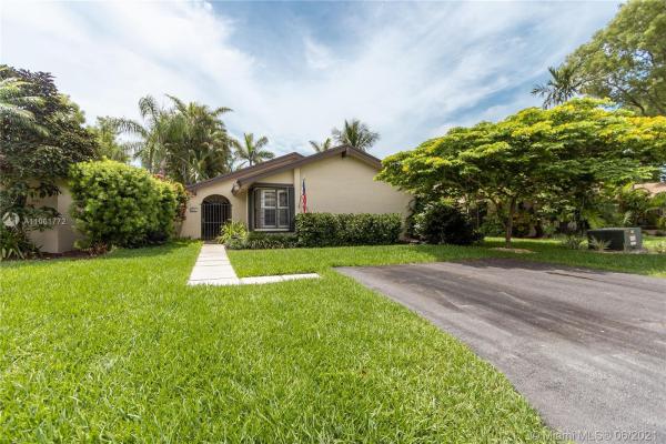 Briar Lake, 9144 SW 132nd Ln, Kendall, Florida 33176, image 2