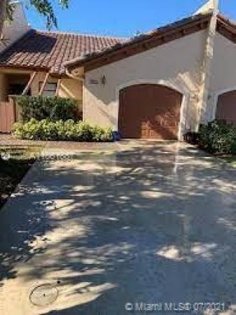 Kings Court West, 8548 SW 114th Pl #8548, Kendall, Florida 33173, image 2