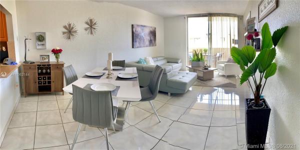 Samari Lake East, Hialeah Gardens, Florida 33016, image 1
