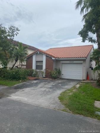 The Moors Cluster Homes, 17319 NW 63rd Ct, Country Club, Florida 33015, image 2