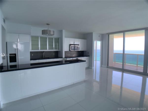 Green Diamond, 4775 Collins Ave #3902, Miami Beach, Florida 33140, image 2