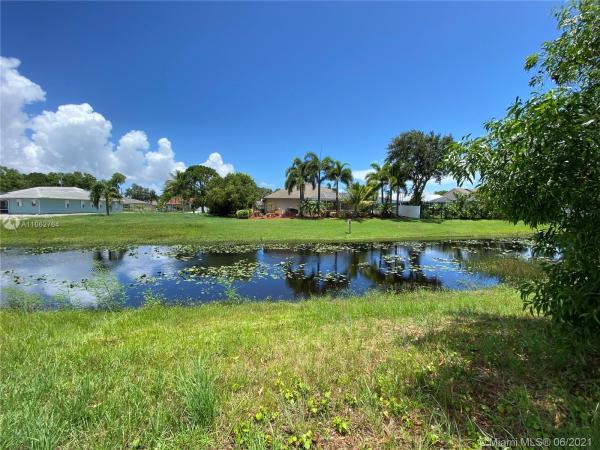 2749 SE Rawlings Rd, Florida 34952, image 2