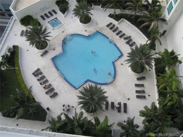 Met 1, 300 S Biscayne Blvd #T-2203, Miami, Florida 33131, image 2