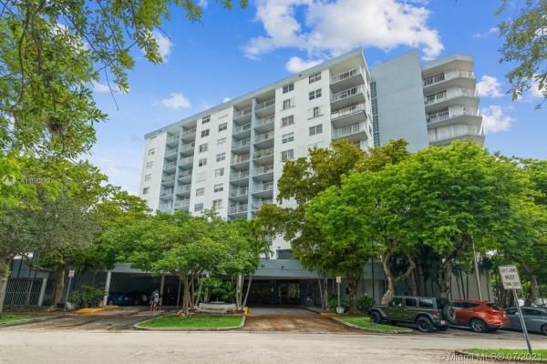 Stanton House, 6900 Bay Dr #5L, Miami Beach, Florida 33141, image 1