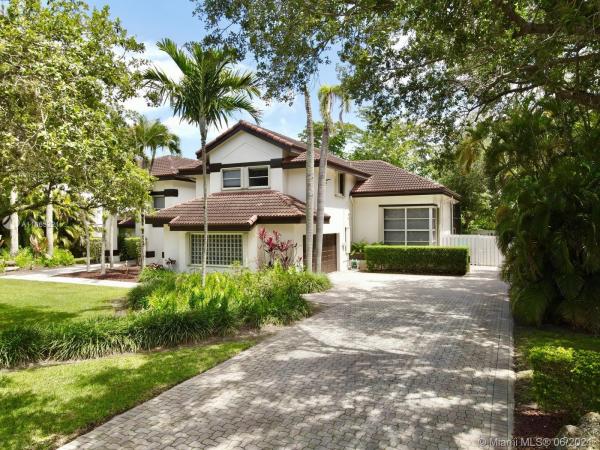 Weitzer Killian Place, 9866 SW 111th Ter, Kendall, Florida 33176, image 2