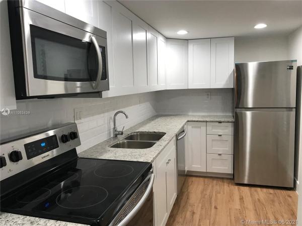 Parkview, 9240 Fontainebleau Blvd #103, Fountainebleau, Florida 33172, image 2
