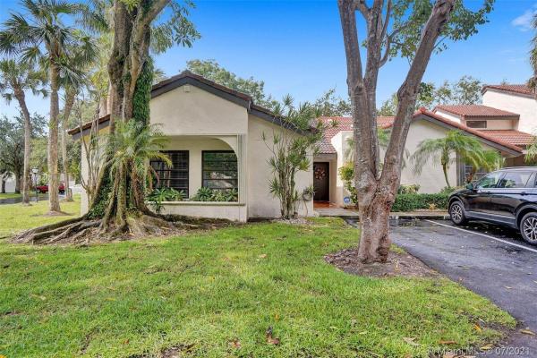 Kenland Court, 12310 SW 92nd Ter, The Crossings, Florida 33186, image 2