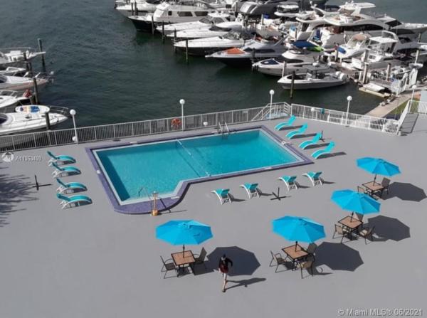 Bayshore Yacht & Tennis Club, 7904 West Dr #810, North Bay Village, Florida 33141, image 2