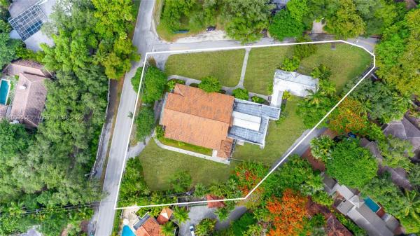 Ewanton Heights, 3840 Main Hwy, Miami, Florida 33133, image 2