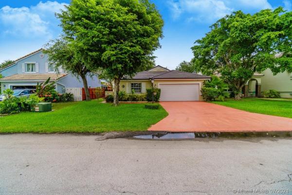 7250 SW 161st Pl, Unincorporated Dade County, Florida 33193, image 2