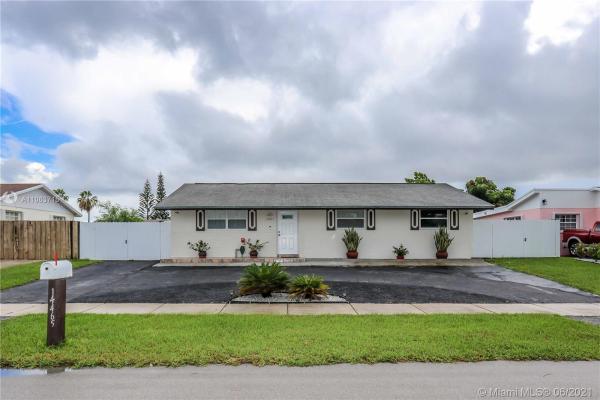 Gem Homes, 14465 SW 299th Ter, Leisure City, Florida 33033, image 2