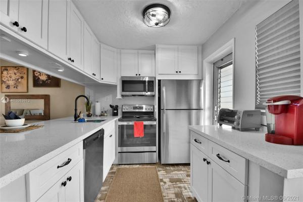 Village Royale, 2181 NE 1st Ct #201, Boynton Beach, Florida 33435, image 2