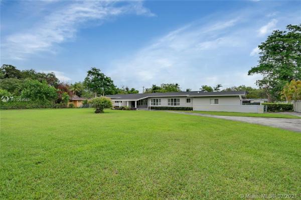 Rock Lake, 6800 SW 124th St, Pinecrest, Florida 33156, image 2