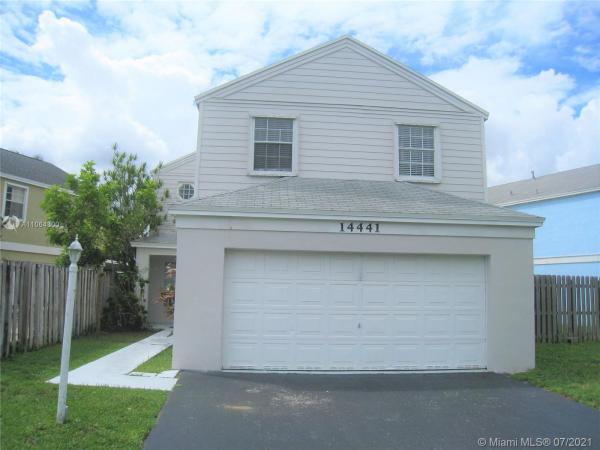Villas Of Deerwood, 14441 SW 124th Pl, Three Lakes, Florida 33186, image 2