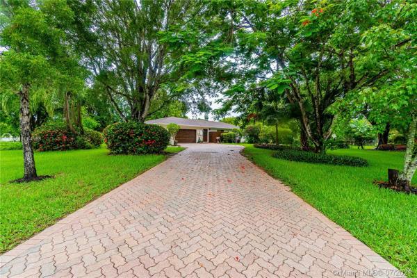 Rolling Oaks Estates, 5079 SW 178th Ave, Southwest Ranches, Florida 33331, image 2