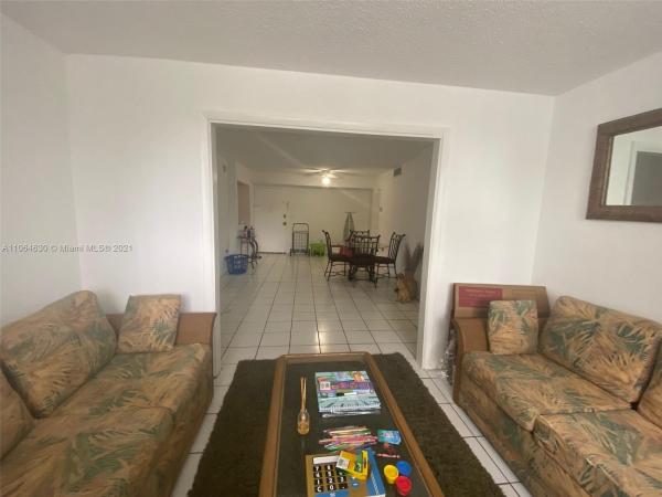 1251 NE 108th St #102, Unincorporated Dade County, Florida 33161, image 2