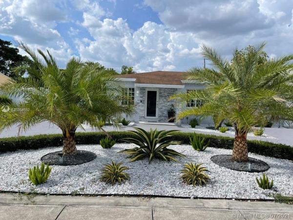 Tropical Gardens, 8221 SW 38th St, Westchester, Florida 33155, image 2
