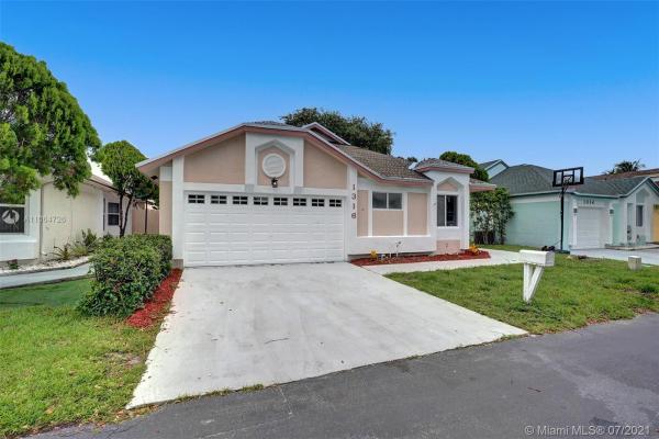 Hunter Glen, 1316 E Glen Oak Rd, North Lauderdale, Florida 33068, image 1