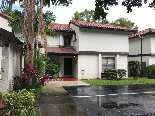 Village Homes In The Crossings, 11229 SW 132nd Pl #78-4, The Crossings, Florida 33186, image 2