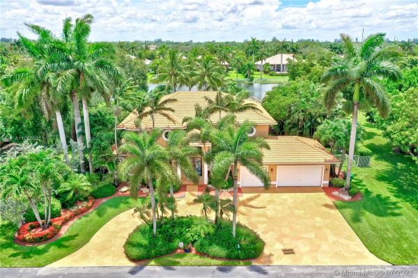 Emerald Springs Estates, 2221 SW 131st Ter, Davie, Florida 33325, image 2