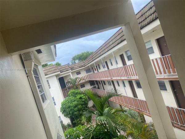 Oxford Court, 13655 NE 10th Ave #310, North Miami, Florida 33161, image 1