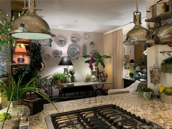The Esquire House, 4710 Pine Tree Dr #46, Miami Beach, Florida 33140, image 2