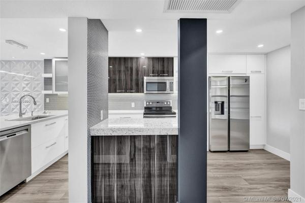 Boca Bayou, 13 Royal Palm Way #3010, Boca Raton, Florida 33432, image 2