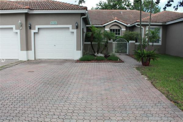 Regency Homes At Fairway Isles, 2740 E Aragon Blvd #2, Sunrise, Florida 33313, image 2