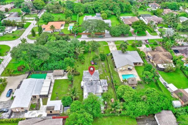Biscayne Gardens, 15500 NE 2nd Ave, Golden Glades, Florida 33162, image 2