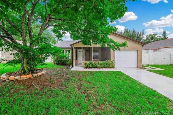 Summer Lake, 12850 SW 15th Mnr, Davie, Florida 33325, image 2