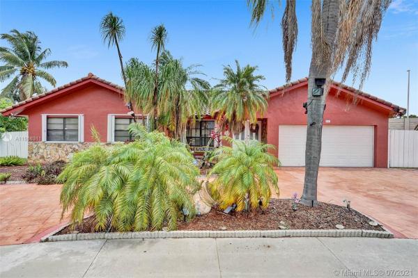 Mariangel, 9421 SW 119th Ct, The Crossings, Florida 33186, image 2