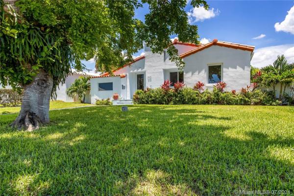Isle Of Normandy Trouville, 1615 Bay Dr, Miami Beach, Florida 33141, image 2