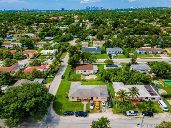 360 NE 112th St, Unincorporated Dade County, Florida 33161, image 2
