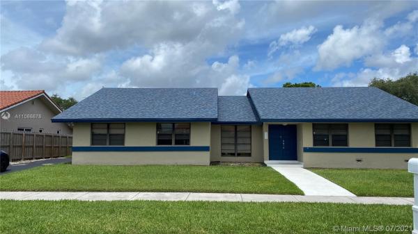 Mariangel, 9430 SW 119th Ct, The Crossings, Florida 33186, image 2
