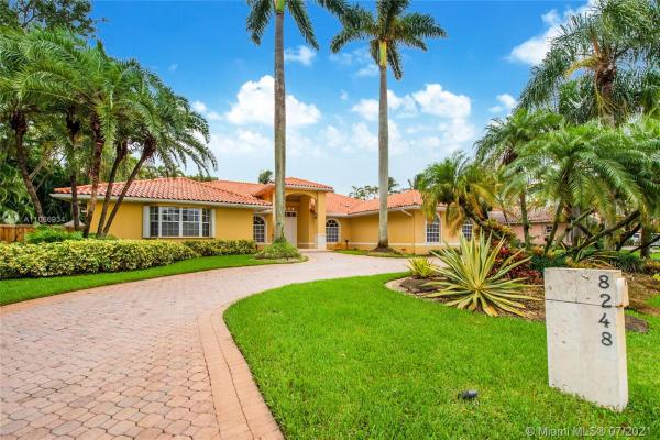 Galloway Estates At Snapper Creek, 8248 SW 84th Ter, Kendall, Florida 33143, image 2